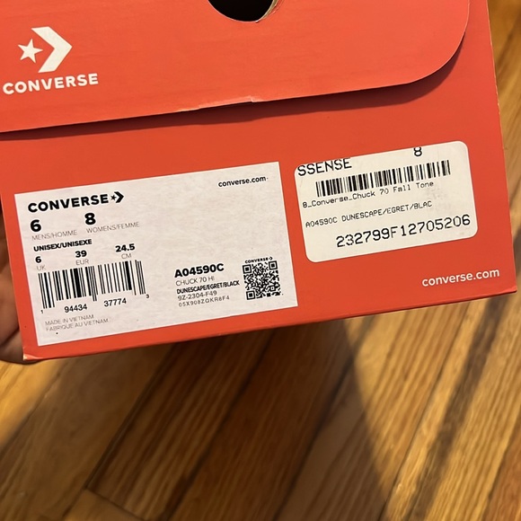 Converse high top like new-worn twice - Picture 4 of 7